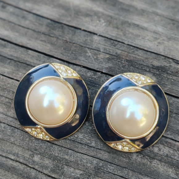 Vintage Gay Boyer Runway Pearl Earrings - Picture 2 of 6